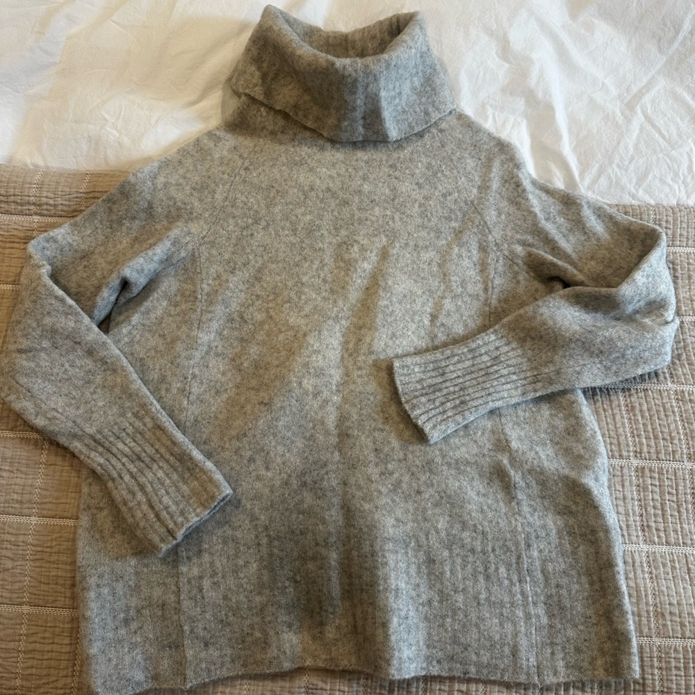 Aritzia Babaton Light Gray Merino Wool Blend Turtleneck Sweater